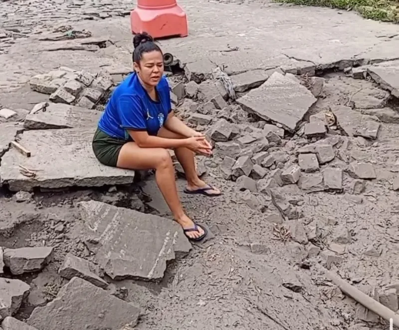 Moradora cobra prefeita Nilda Cruz após rua ceder em Passagem de Areia: "Na eleição vocês aparecem"