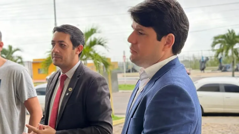 "Não aguentamos mais": terceirizados paralisam serviços na maternidade e recebem apoio dos vereadores Gabriel César e Thiago Fernandes