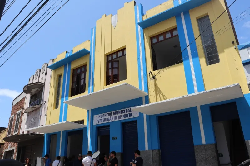 Fachada e instalações de atendimento veterinário em Natal/RN.