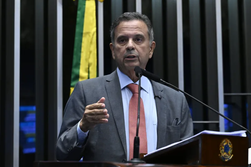 Senador Rogério Marinho em sessão no Senado Federal