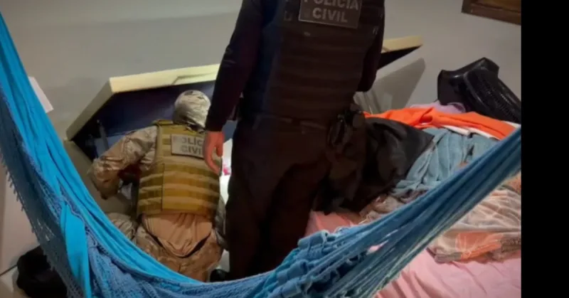 Equipes da Polícia Civil e da FICCO/RN durante a Operação Falso Sentinela em Mossoró.