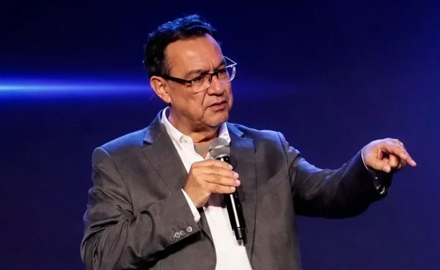 Augusto Cury em ato político.