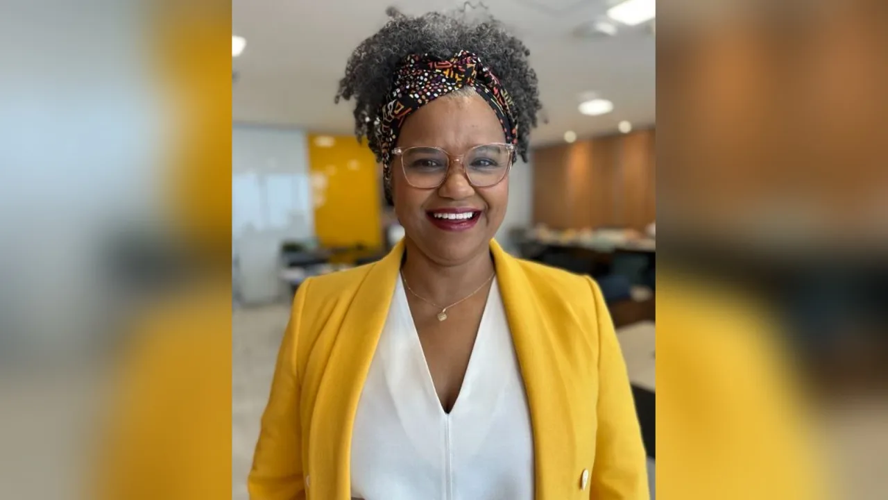 Superintendente Cristiane Maria do Banco do Brasil em ambiente corporativo