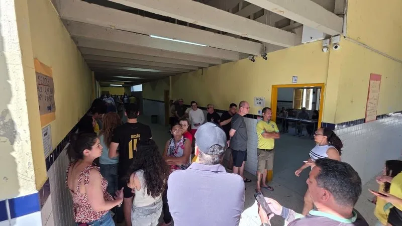 Viaturas policiais e operação eleitoral no RN.