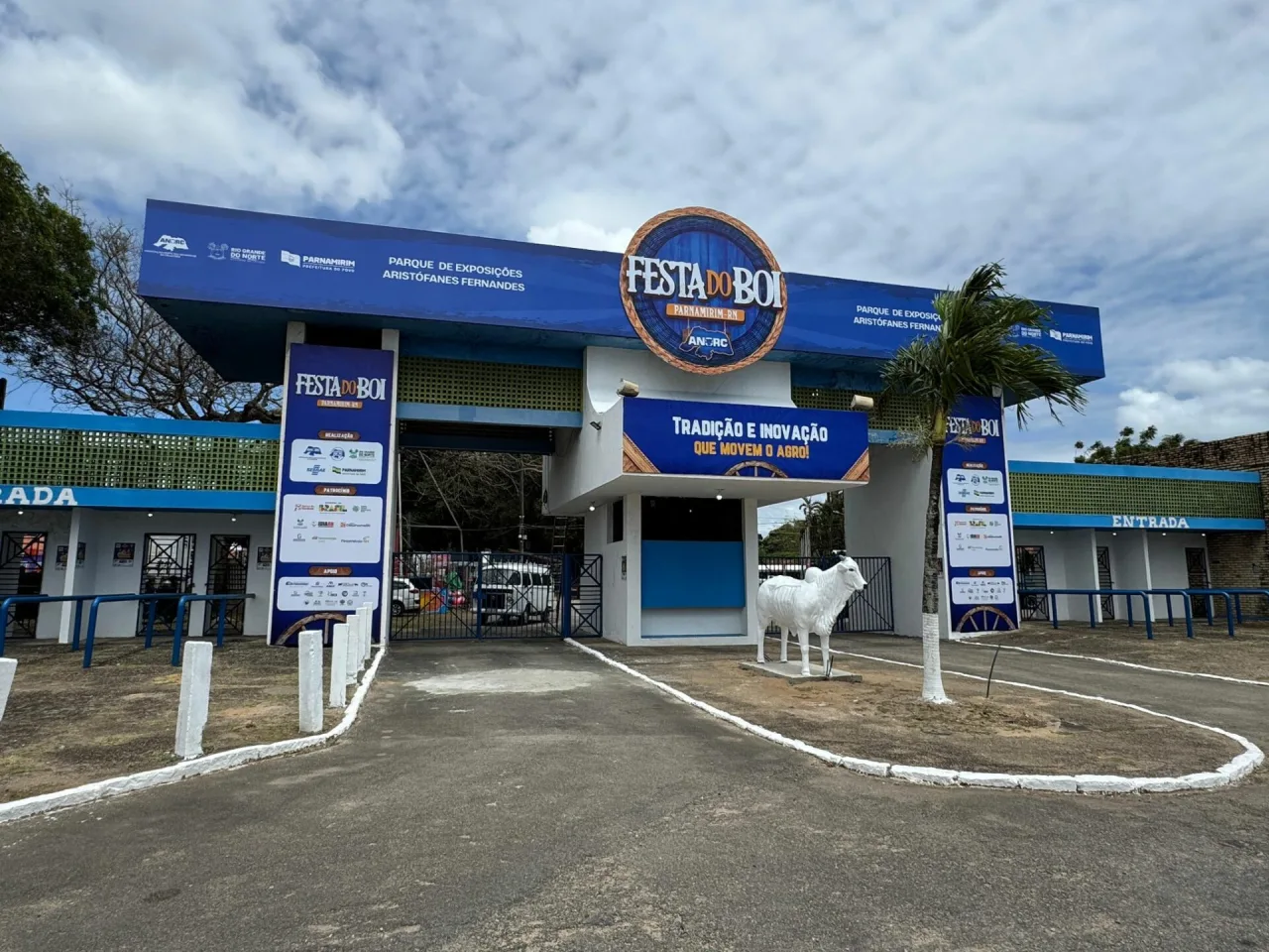 Entrada do Parque Aristófanes Fernandes onde ocorreu o incidente com os animais.
