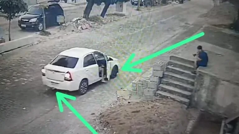 Viaturas da polícia em patrulhamento nas ruas de Parnamirim.