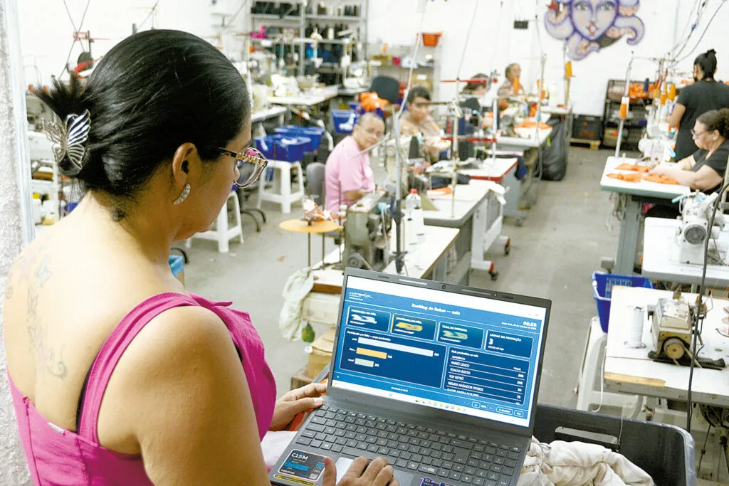 Equipamentos e ambiente de trabalho em indústria têxtil potiguar