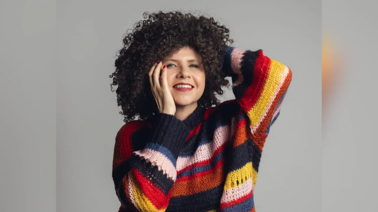 Roberta Campos sorrindo durante o festival