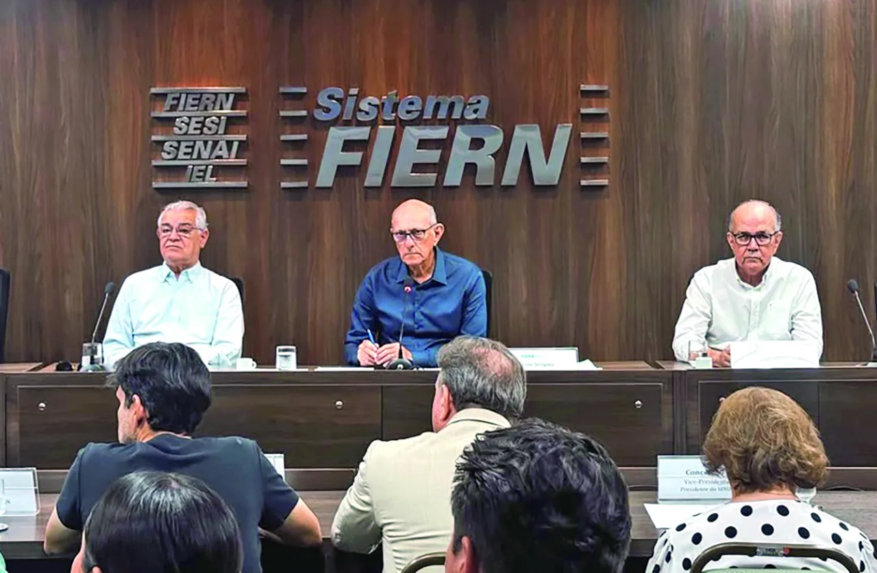 Diretoria da FIERN reunida para debater a jornada de trabalho