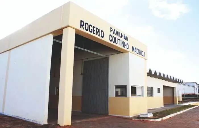 Vista externa da Penitenciária Estadual Rogério Coutinho Madruga.
