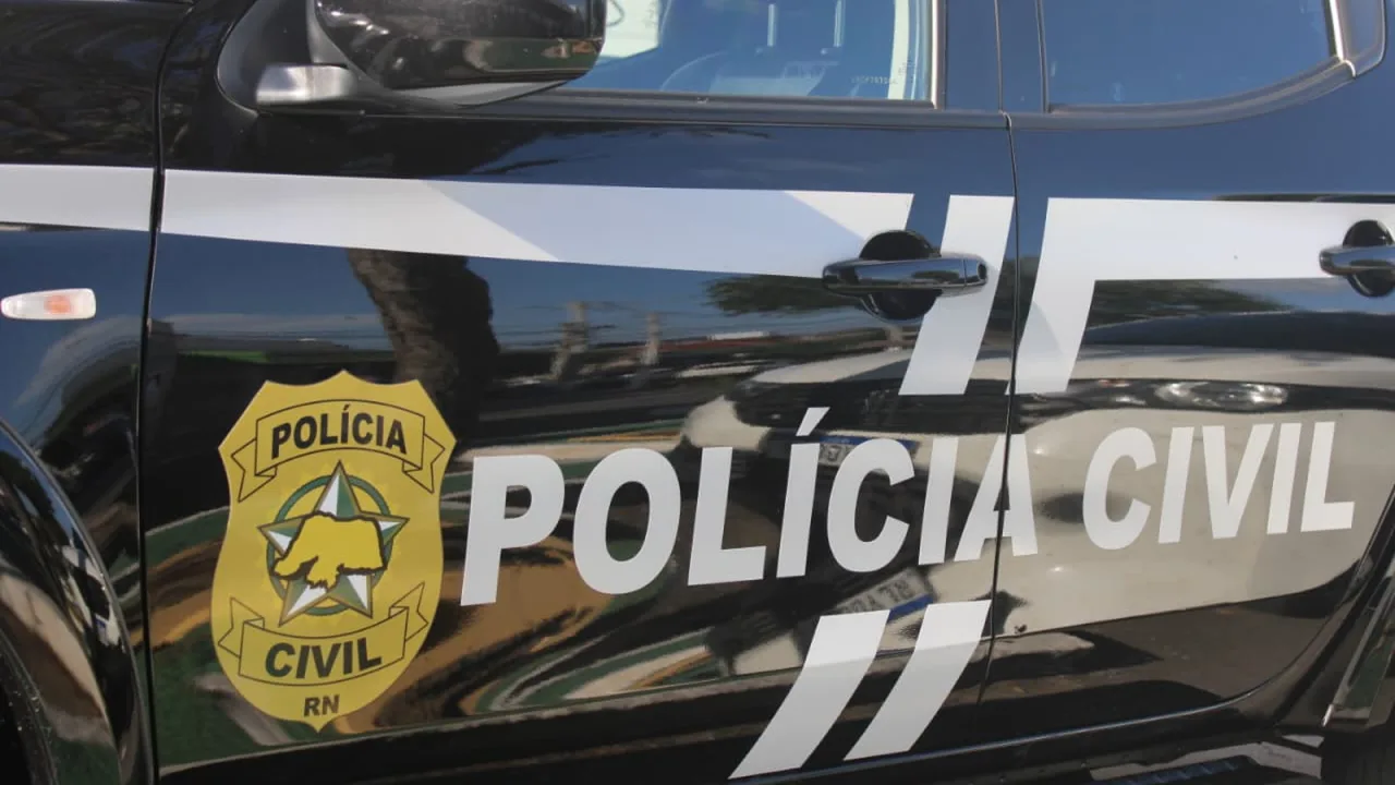 Viatura da Polícia Civil do Rio Grande do Norte estacionada