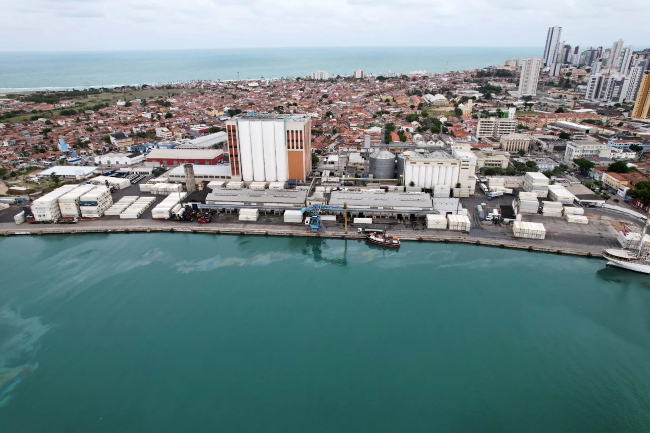 Vista aérea das instalações do Porto de Natal.