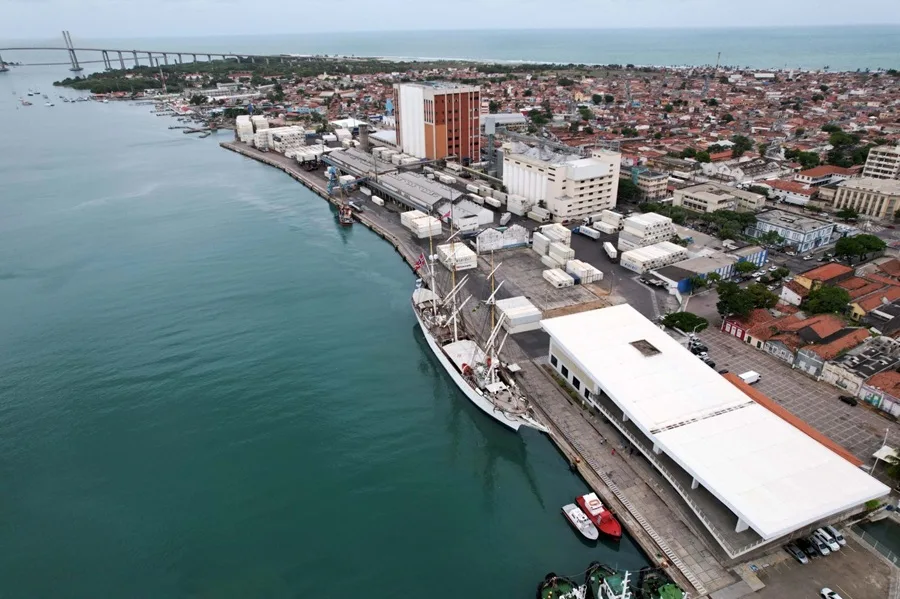 Vista aérea das instalações do Porto de Natal.