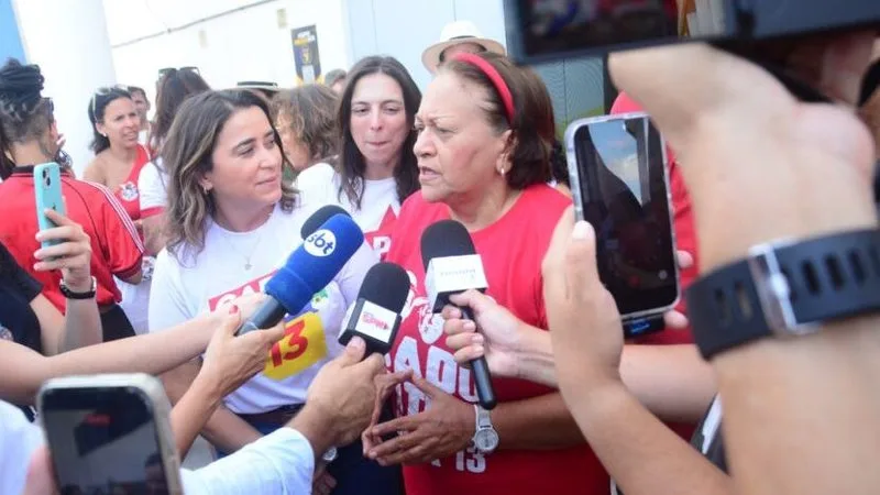 Governadora Fátima Bezerra em coletiva de imprensa.