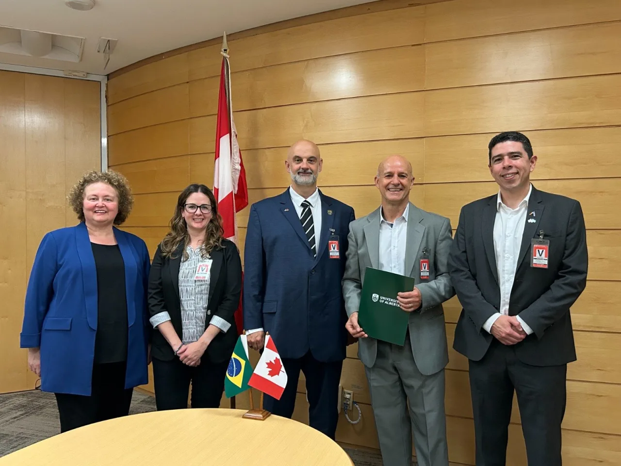 Representantes do Instituto Atlântico e da Universidade de Alberta durante assinatura de parceria estratégica.