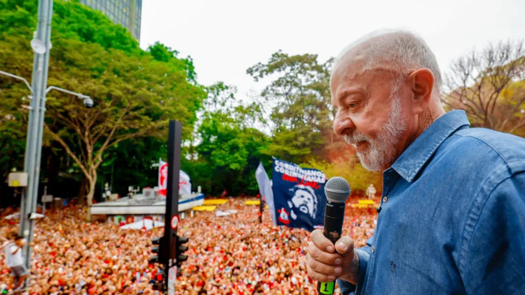 Luiz Inácio Lula da Silva durante discurso de campanha eleitoral.