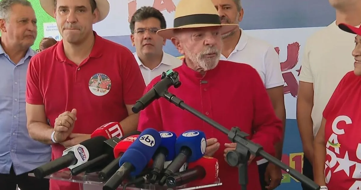 O presidente Luiz Inácio Lula da Silva durante discurso público.