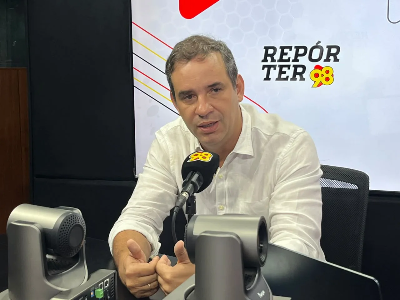 Governador eleito Cadu de Lula (PT) durante entrevista.