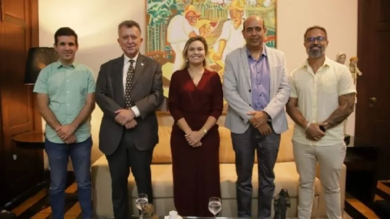 Encontro entre o embaixador Carlos García e a prefeita em exercício Joanna Guerra em Natal.