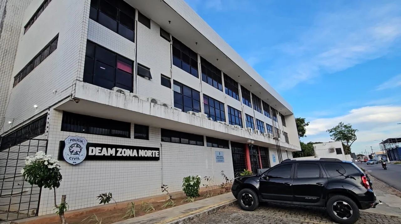 Fachada da Delegacia Especializada em Atendimento à Mulher (DEAM Zona Norte)