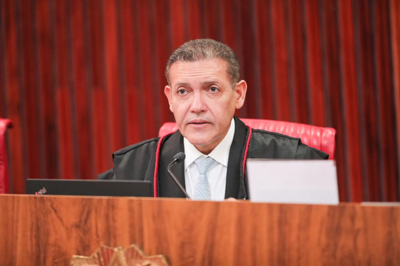 O ministro Kassio Nunes Marques durante sessão do Tribunal Superior Eleitoral.