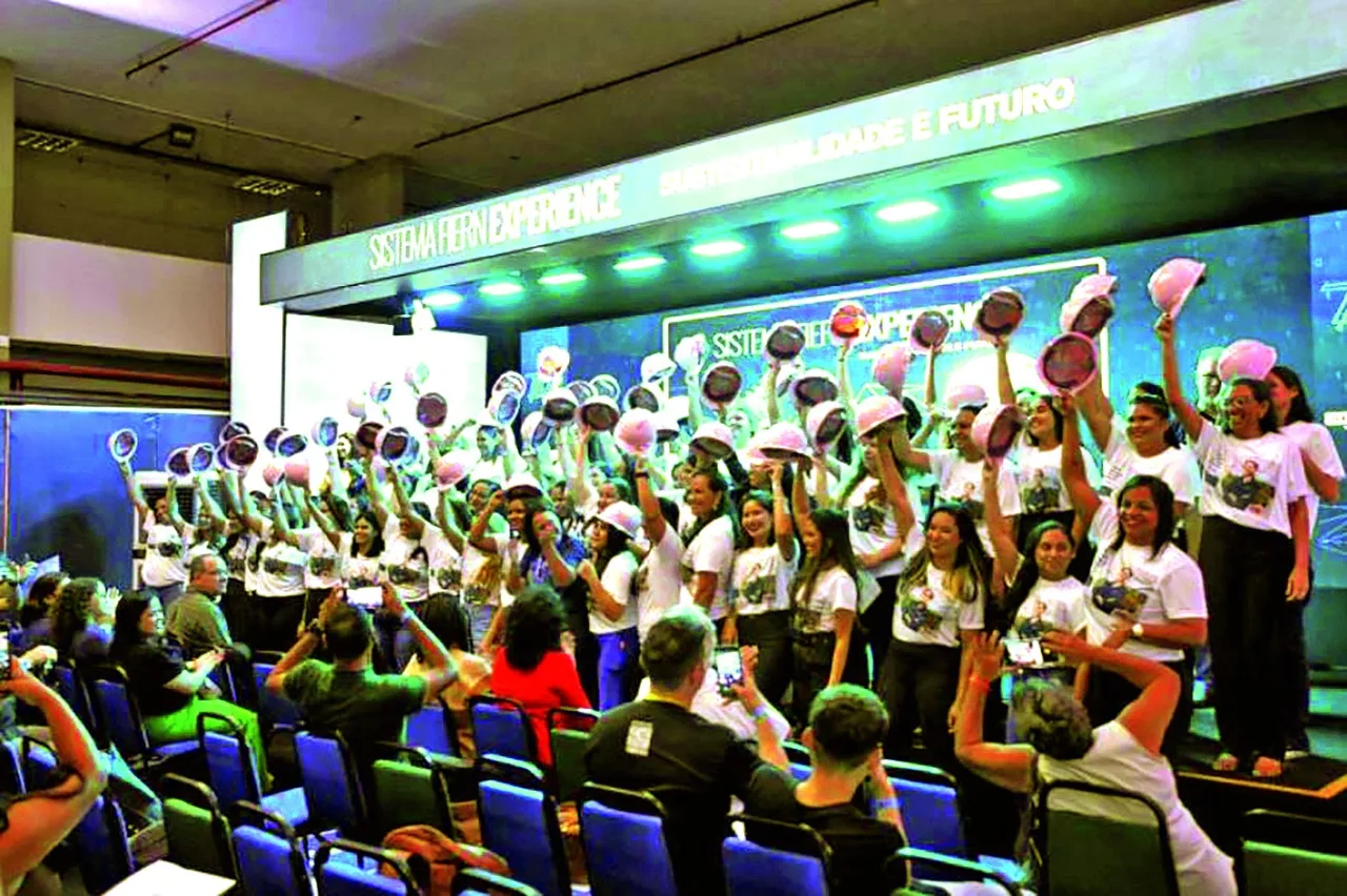 Mulheres em evento de qualificação profissional no Senai-RN