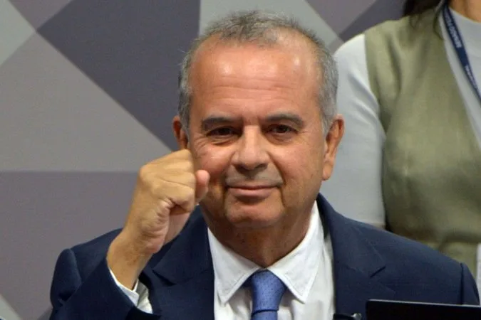 Senador Rogério Marinho durante sessão no Senado Federal.