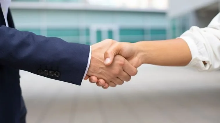 Interface do sistema Contrata+Brasil de contratação pública.