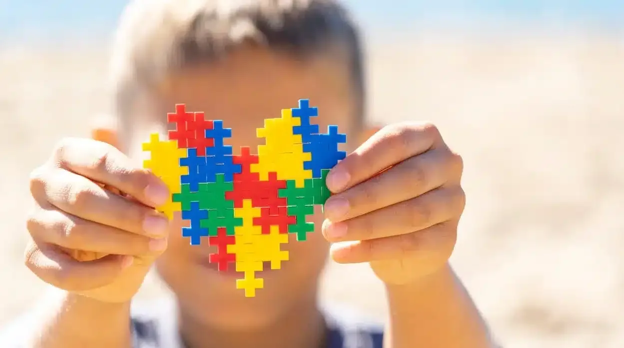 Ilustração temática sobre o Transtorno do Espectro Autista.