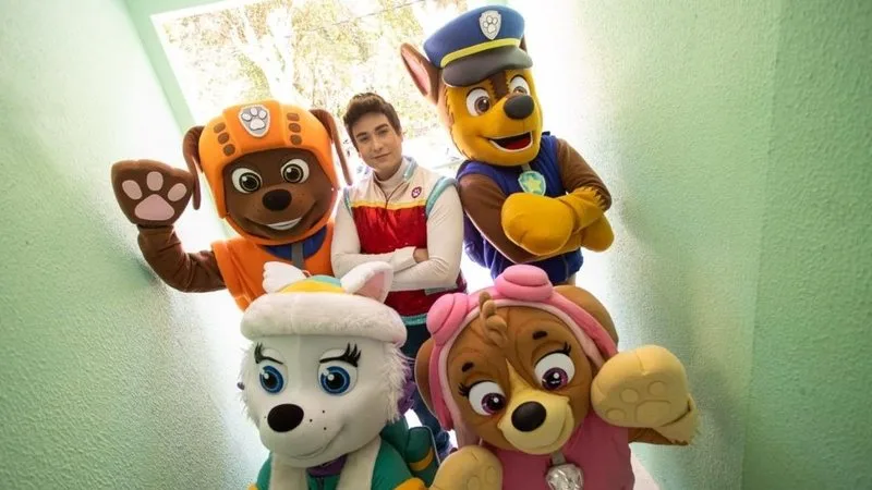 Crianças em evento de entretenimento no Parque Aristófanes Fernandes.
