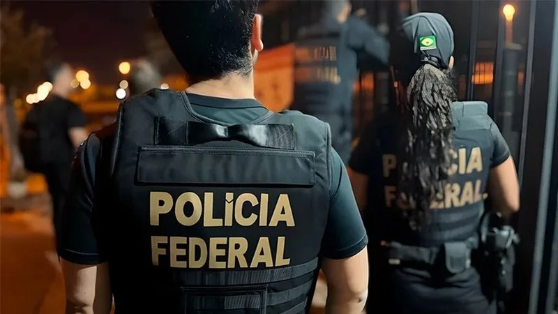 Equipes da Polícia Federal em atividade durante o segundo turno das Eleições 2026.