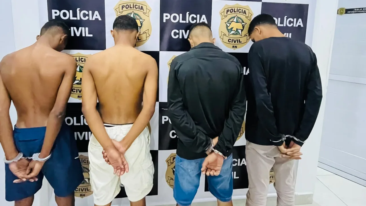 Homens presos pela Polícia Civil do Rio Grande do Norte após operação em Parnamirim
