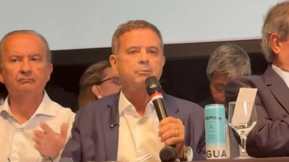 Rogério Marinho discursando em evento do Partido Liberal.