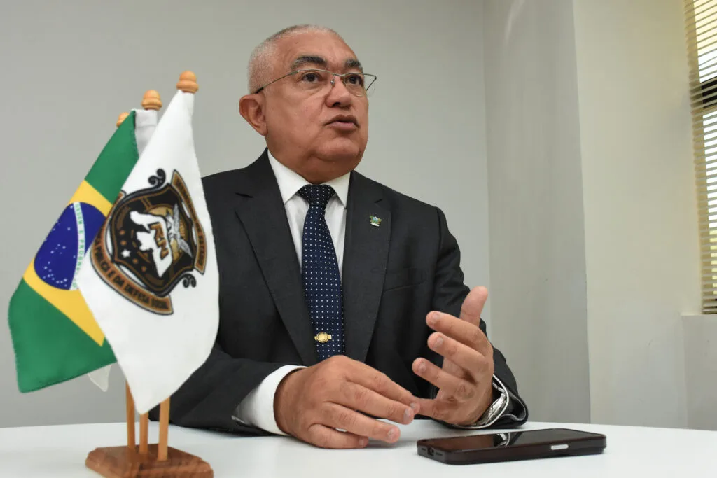 Coronel Araújo, secretário da Sesed, em entrevista durante as Eleições de 2026.