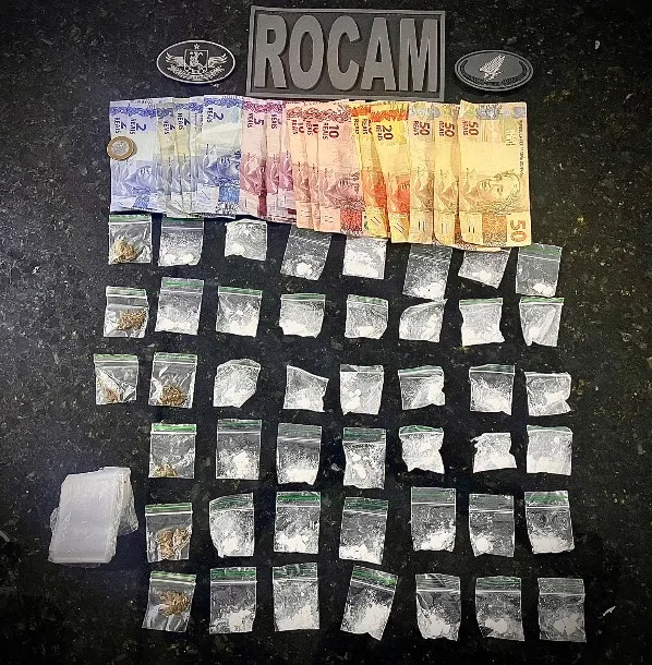 Drogas e dinheiro apreendidos pela ROCAM em Natal.