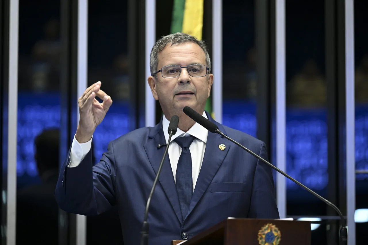 Senador Rogério Marinho em sessão no Senado Federal.