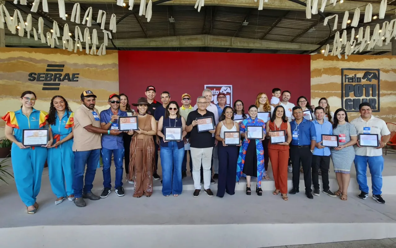 Cerimônia de entrega do Selo Feito Potiguar durante o seminário Motores do Desenvolvimento.