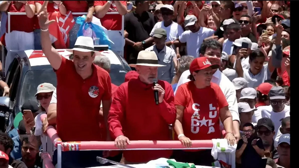 Presidente Luiz Inácio Lula da Silva discursa em evento político em Natal.