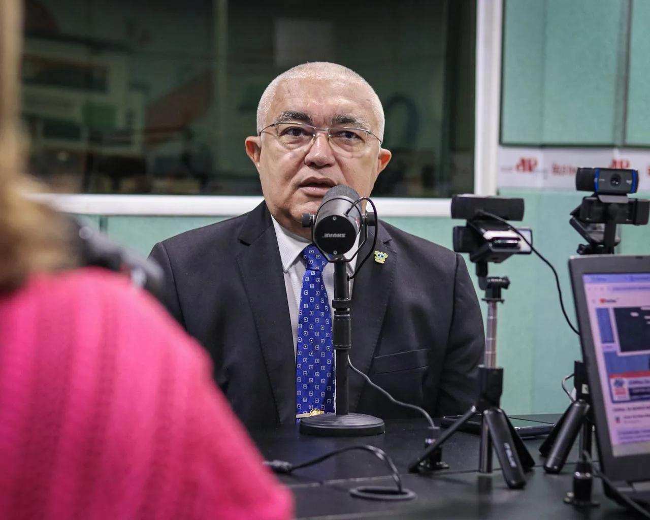 Coronel Araújo, Secretário da Segurança Pública, durante o monitoramento das eleições.