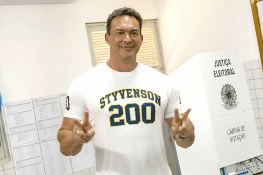 Senador Styvenson Valentim durante agradecimento após o resultado das Eleições 2026.