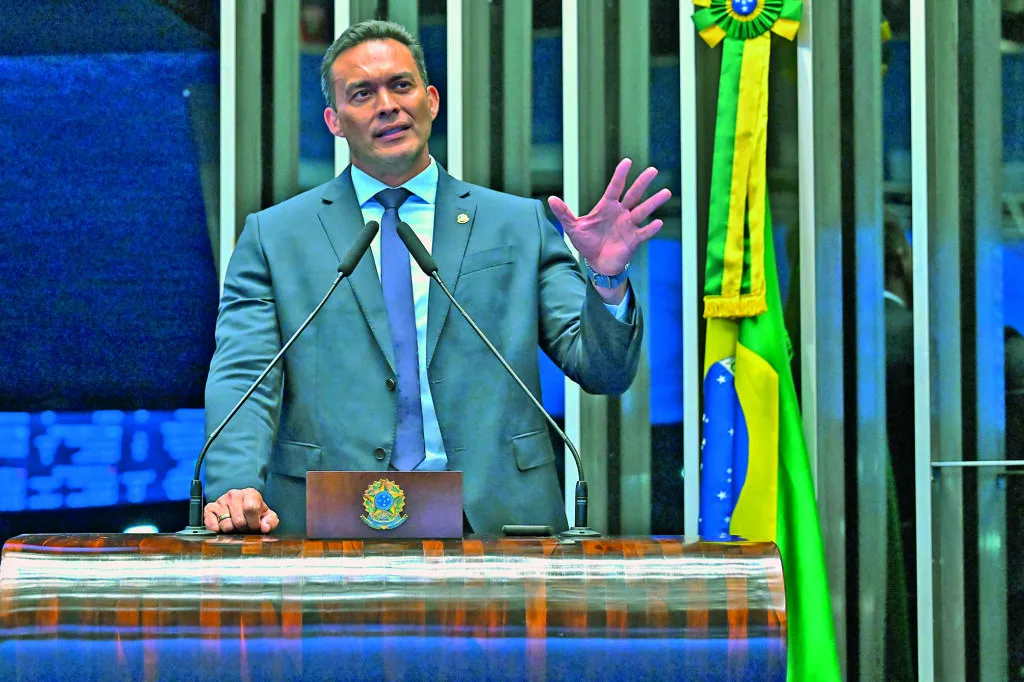 Styvenson Valentim em discurso no Senado Federal.