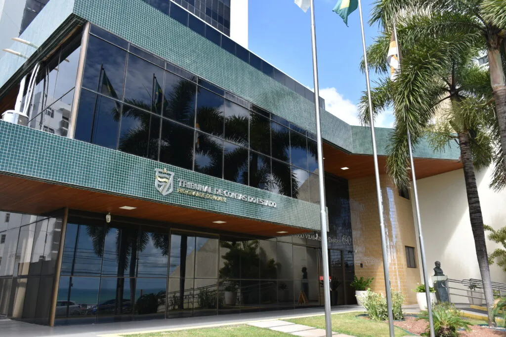 Fachada da sede do TCE-RN.