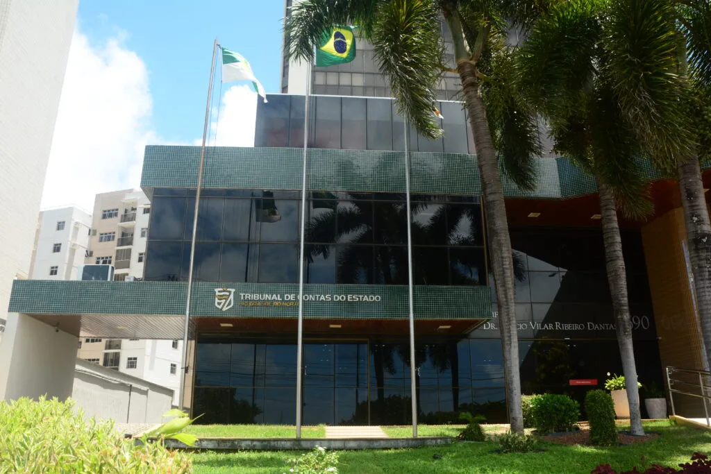 Fachada do edifício do TCE-RN.