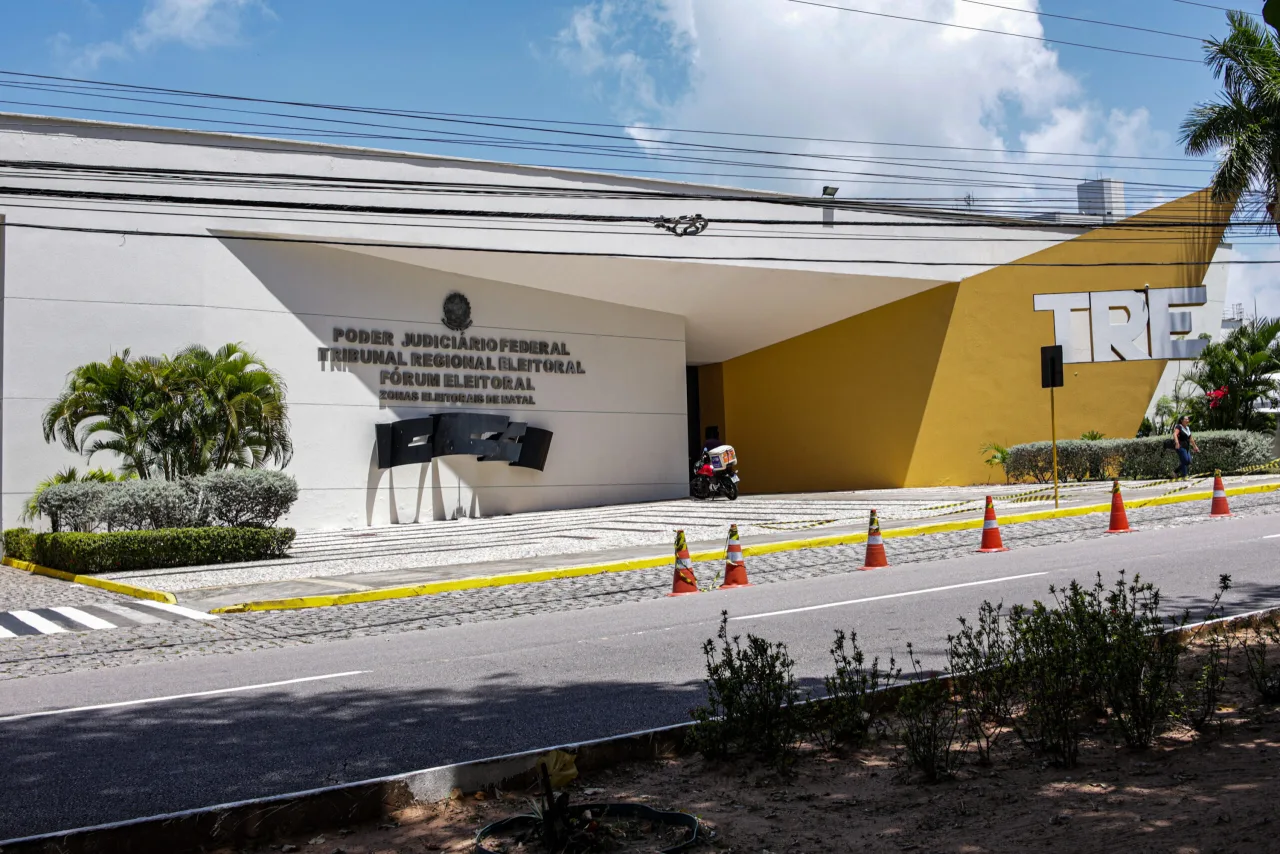 Fachada do prédio do Tribunal Regional Eleitoral do Rio Grande do Norte.