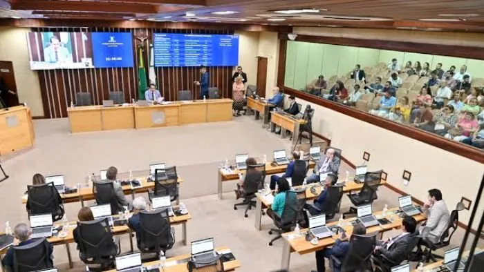 Painel de votação da Assembleia Legislativa do RN durante a apuração.