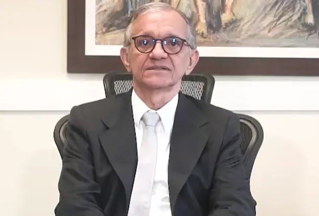 O vice-presidente do TRE-RN, desembargador João Rebouças, orienta eleitores sobre o dia de votação.