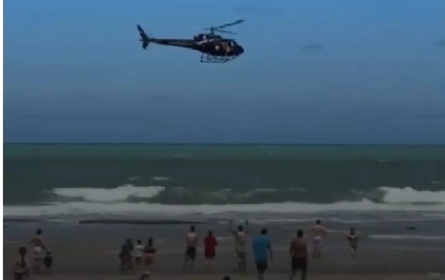 Equipes do Corpo de Bombeiros em operação no litoral Sul do Rio Grande do Norte.