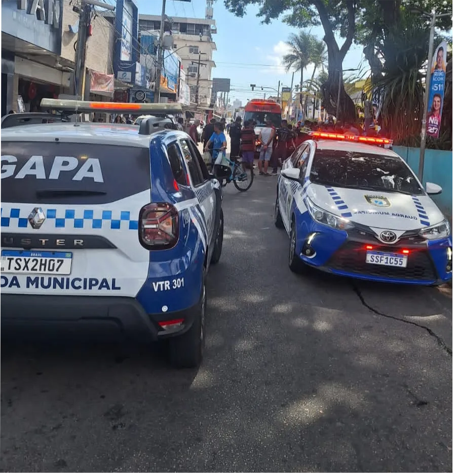 Guarda Municipal do Natal atua em ocorrência de homem esfaqueado na Praça Gentil Ferreira, no Alecrim